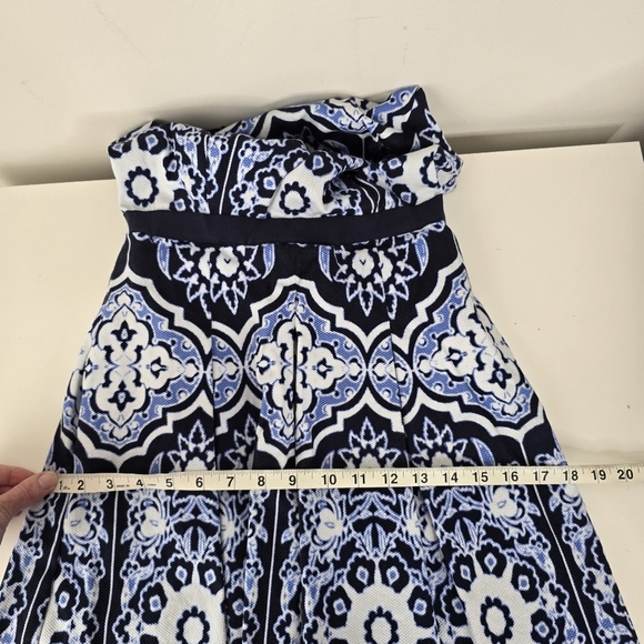 Talbots Blue Paisley Print Fit n' Flare Dress Pockets Size 4P Careerwear - Picture 10 of 12